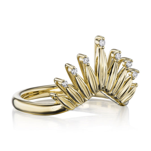 ::color_yellow ::| Fancy diamond contour crown band Fern yellow gold 3/4 view